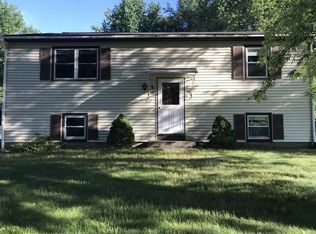 142 Pondview Dr, Ludlow, MA 01056