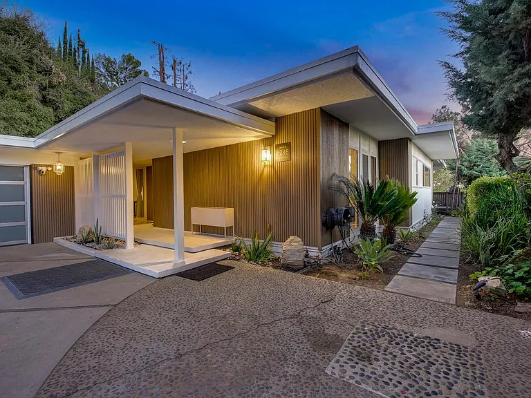 5246 Gould Ave — Photo 6