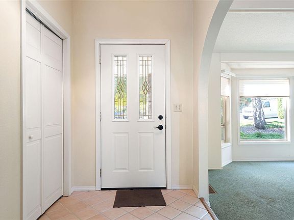 4th image of 220 Orchard Way