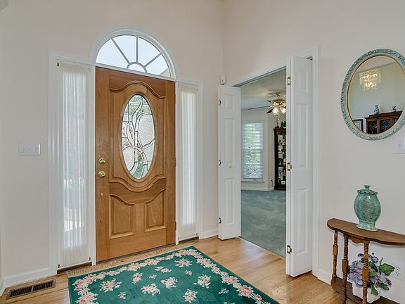 3rd image of 309 Bedford Pl