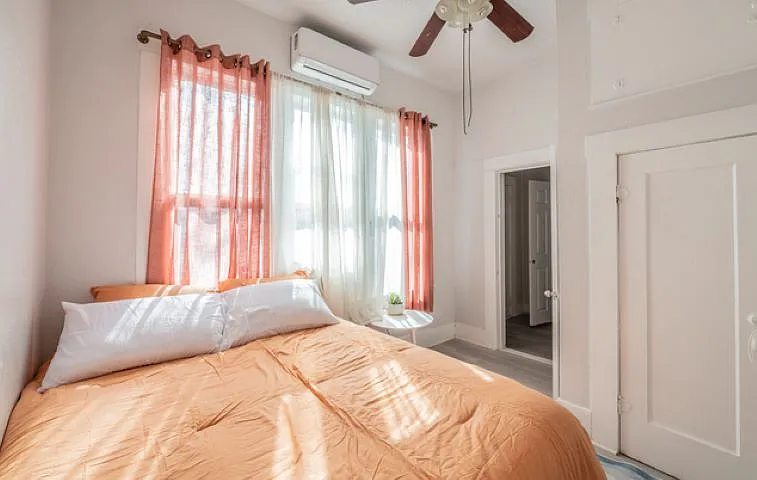 302 E Cevallos St #1 — Photo 9