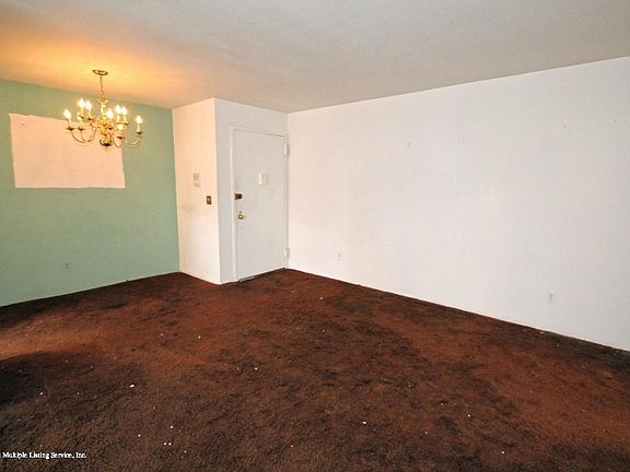 5th image of 167 Cromwell Ave APT 2D