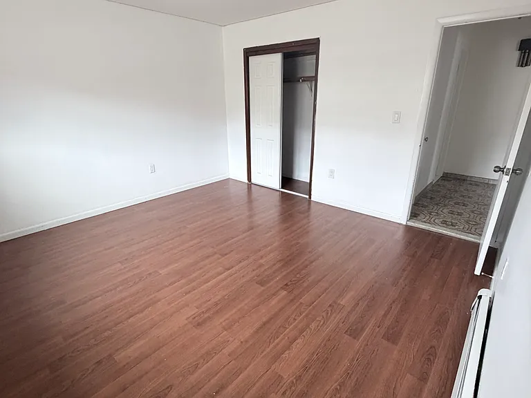 290 Grace Ave #1 — Photo 9