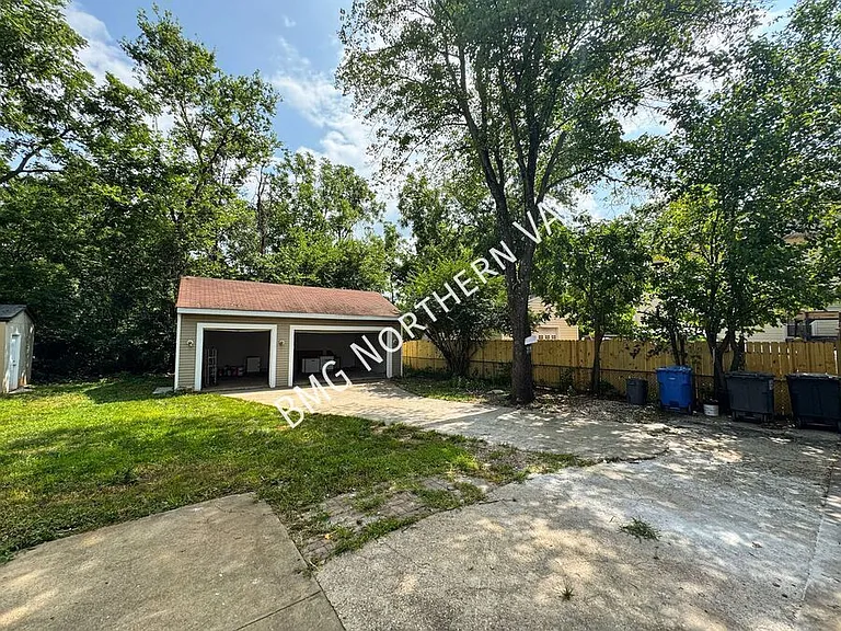 158 Baker St — Photo 34