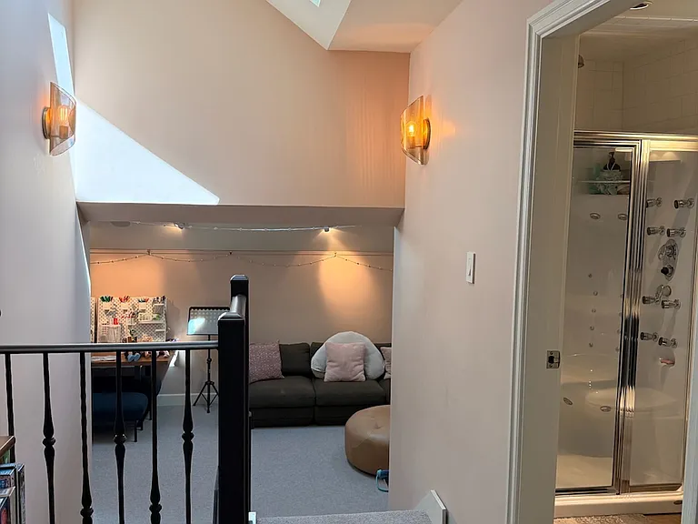 Family Room to Bedrooms Landing