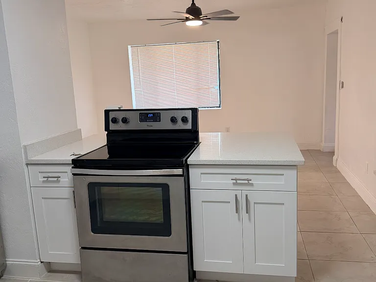 9518 N Dartmouth Ave — Photo 3