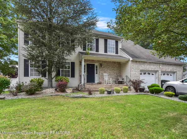 12 Glacier Drive, Howell, NJ 07731