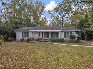 1203 Woodlawn Dr, Dothan, AL 36301