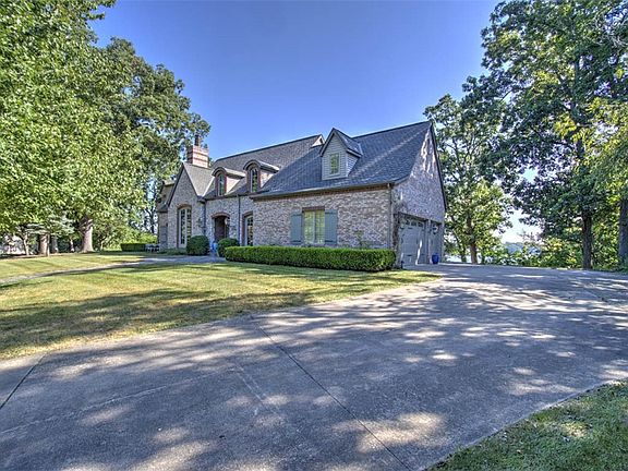 5th image of 10 Allen Bend Pl