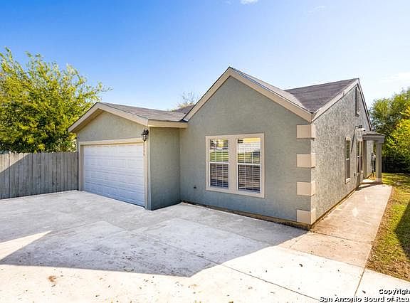 3rd image of 6066 Sunrise Bend Dr