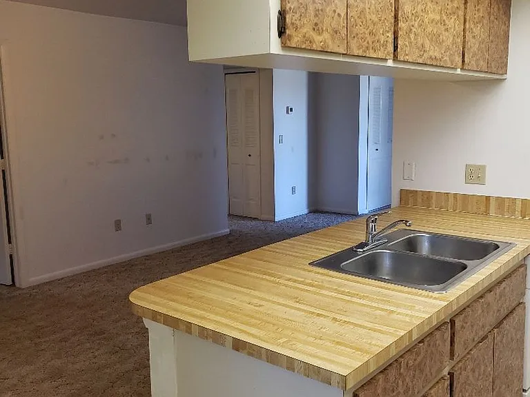 120 SW Trafalgar Pkwy — Photo 4