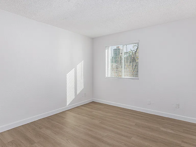 Running Brook Apartments — Photo 8