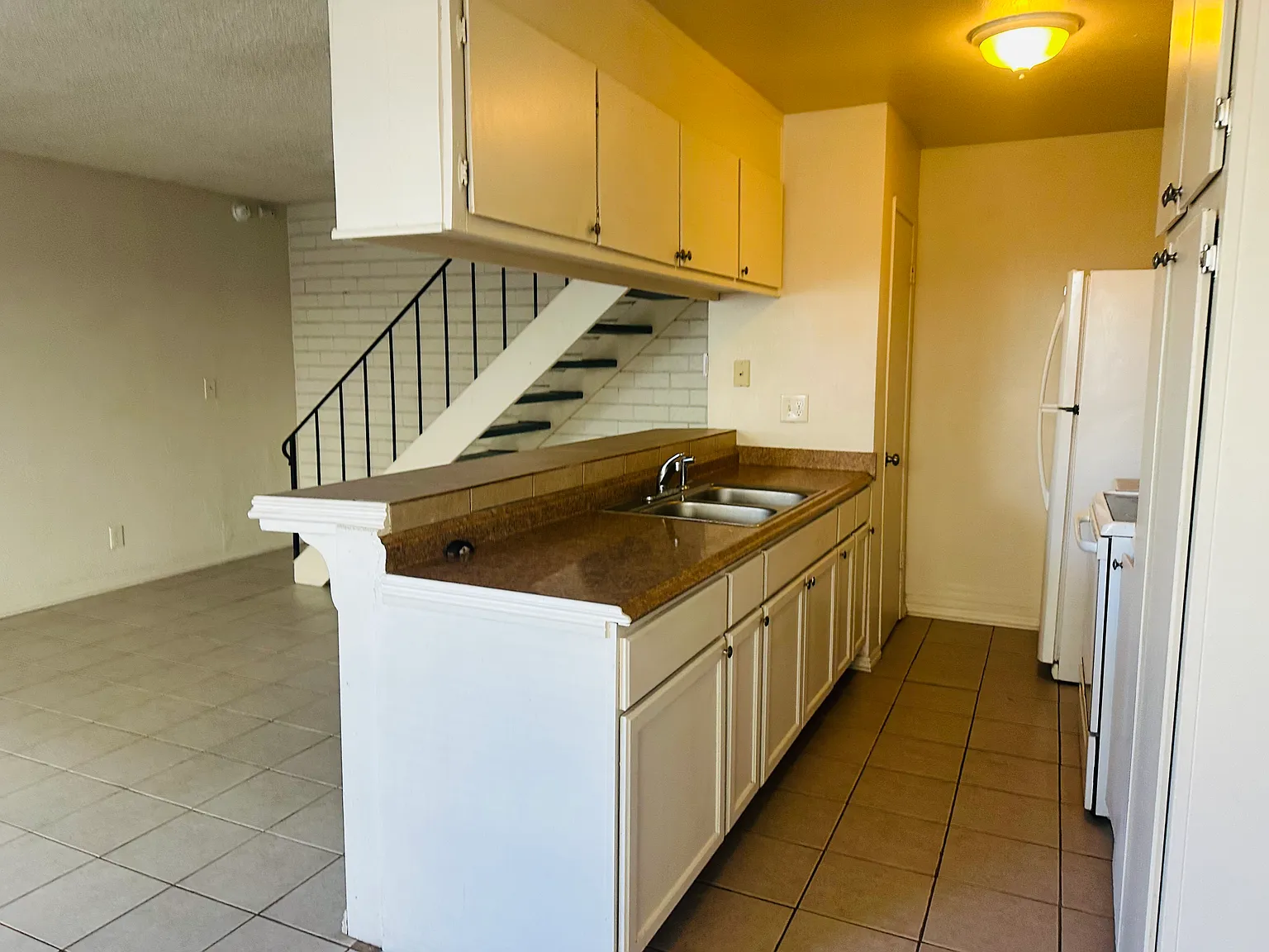 4425 La Cresta Way — Photo 3