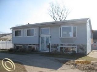 27957 Arbor Ct, Romulus, MI 48174