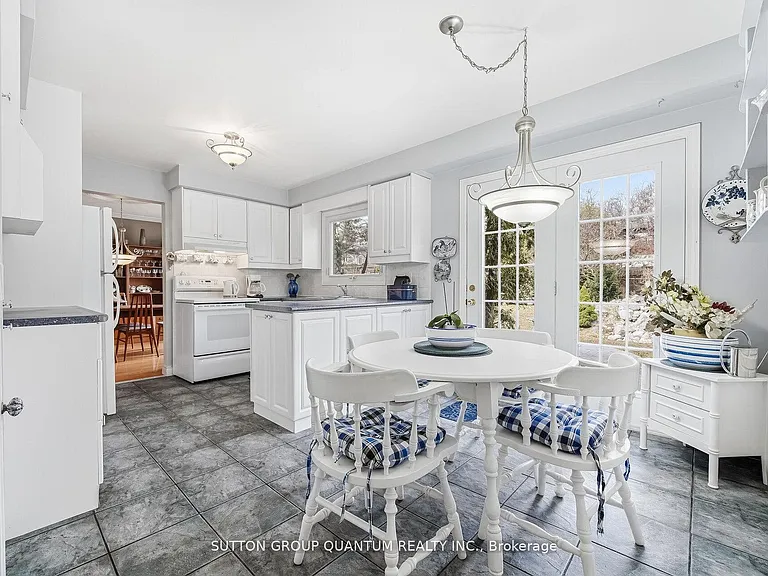 1511 Ifield Rd — Photo 15