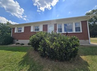 305 W Indian Valley Rd, Covington, VA 24426