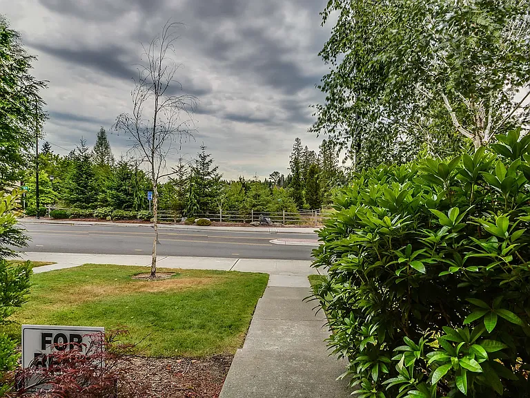 809 233rd Ave NE #809 — Photo 3