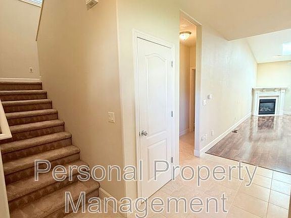 4th image of 8527 NE 55th Cir