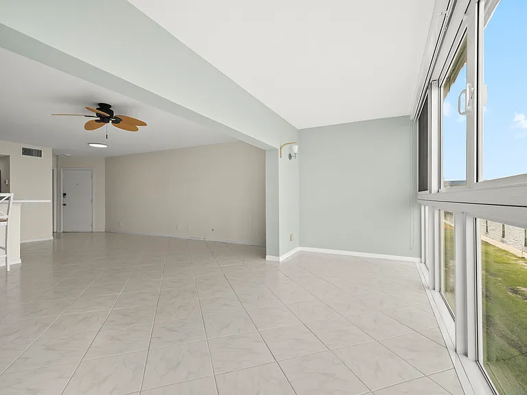 400 Wilma Cir #207-1 — Photo 17