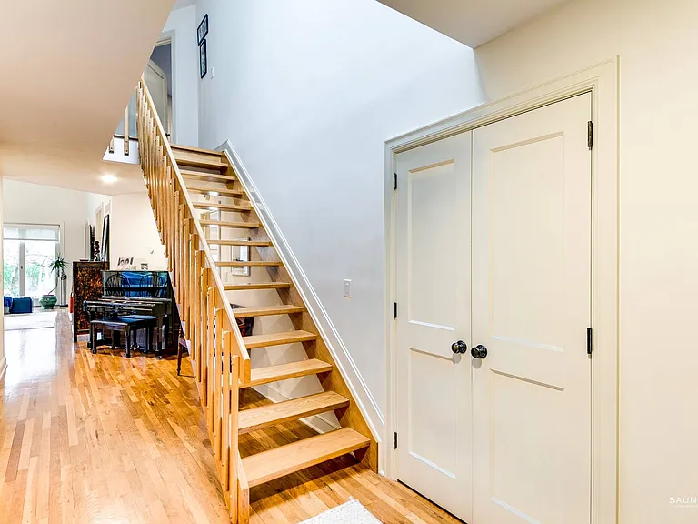 43 Huckleberry Ln — Photo 2