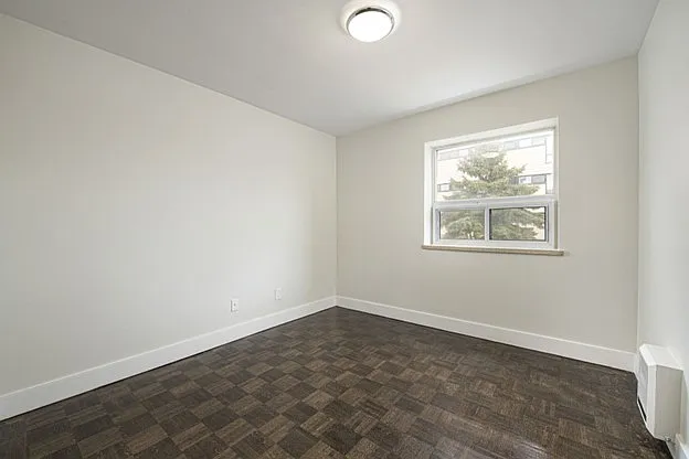 110 Park Rd S — Photo 8