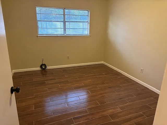 504 Ramsey Ave — Photo 13