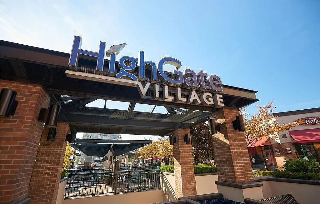 2 bed, 834 sqft, $3,950 — Photo 1