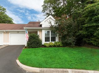 11 Kismet Ct, Ridge, NY 11961