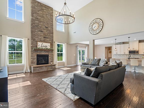 3rd image of 7463 Lake Willow Ct