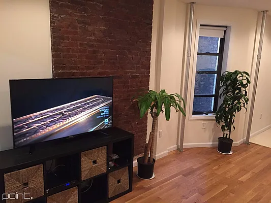 Rented by Point NYC | media 11