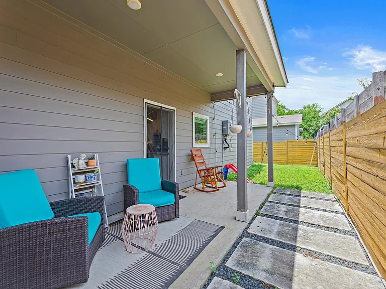 7600 Carver Ave #A — Photo 31
