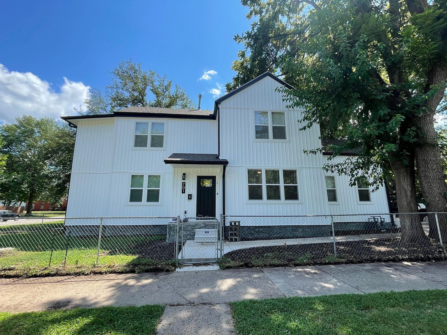 701 SW 5th St #1, Topeka, KS 66603 | Zillow