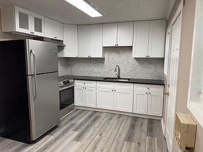 1st image of 355 Fairview Ave #4