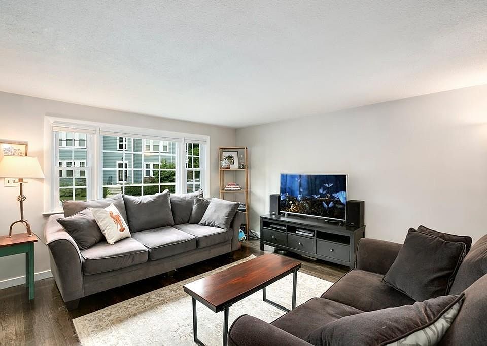1st image of 20 Goldsmith St