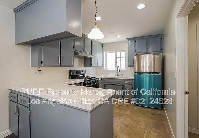 980 W Battery St #1 — Photo 3