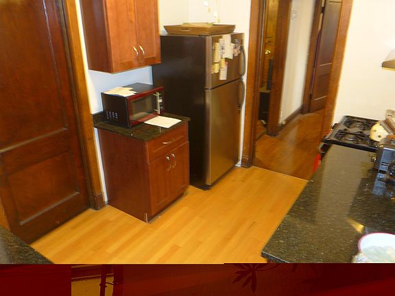 2nd image of 1208 W Oakdale Ave APT 2