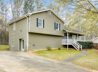 165 Hollyberry Dr, Dallas, GA 30157