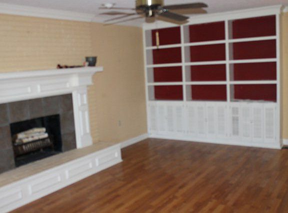 4th image of 19437 Oakwood Dr
