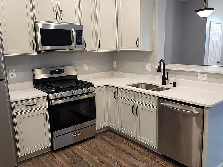 832 Estuary Dr — Photo 2