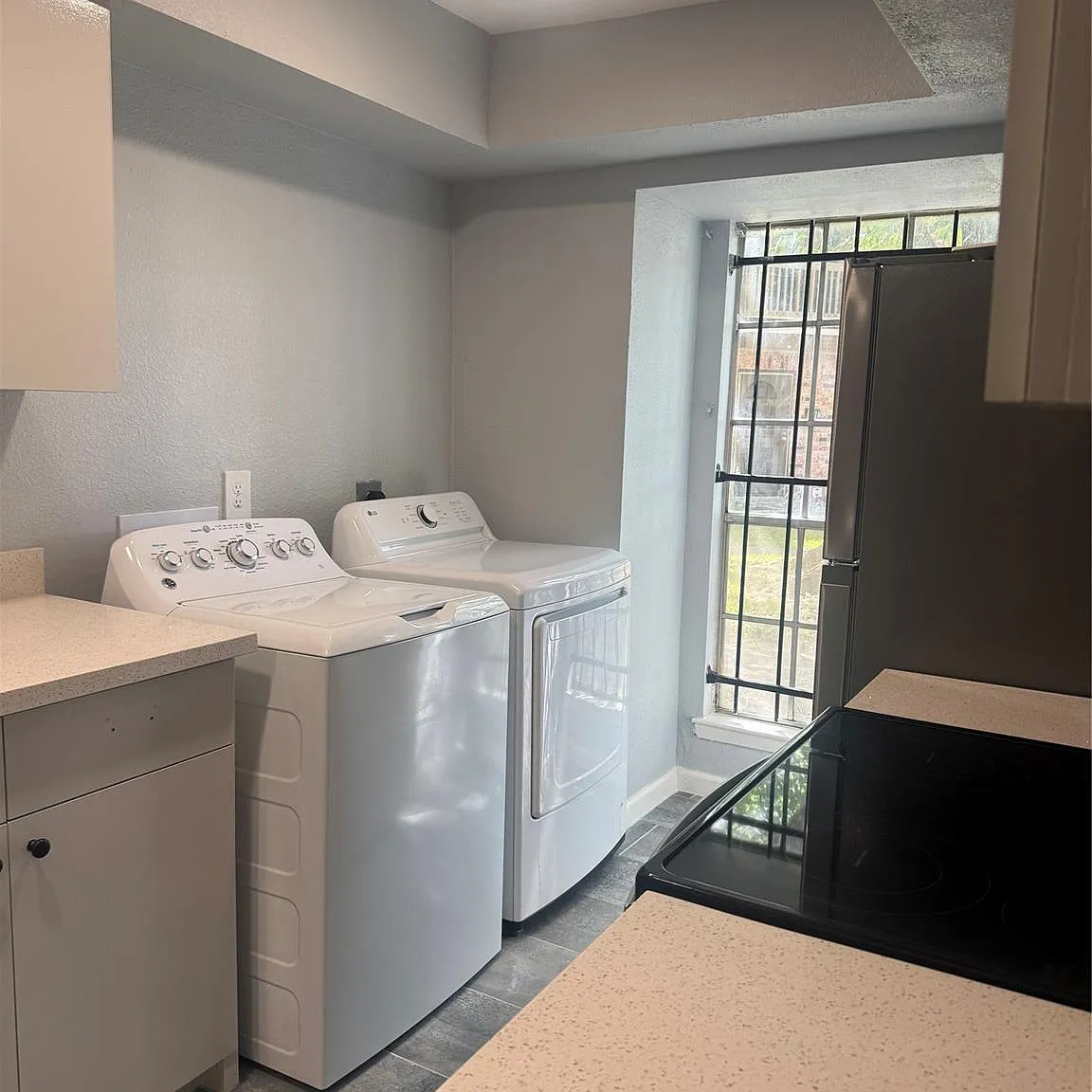 2 bed, 1.5 bath, 1122 sqft, $1,500 — Photo 2
