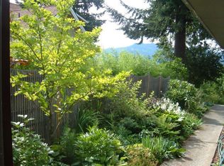 3-556 Grandview Ave #3, White Salmon, WA 98672