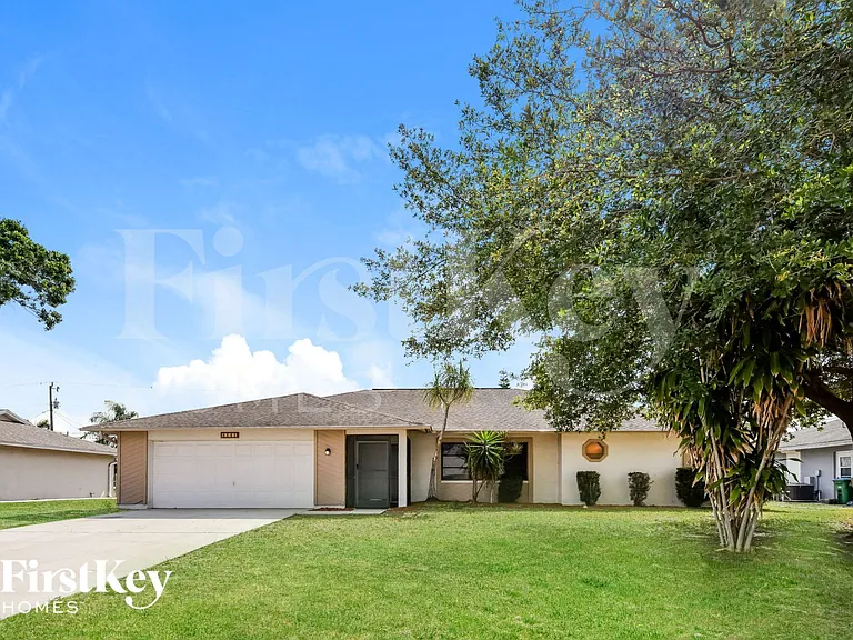4141 SW 6th Pl — Photo 1