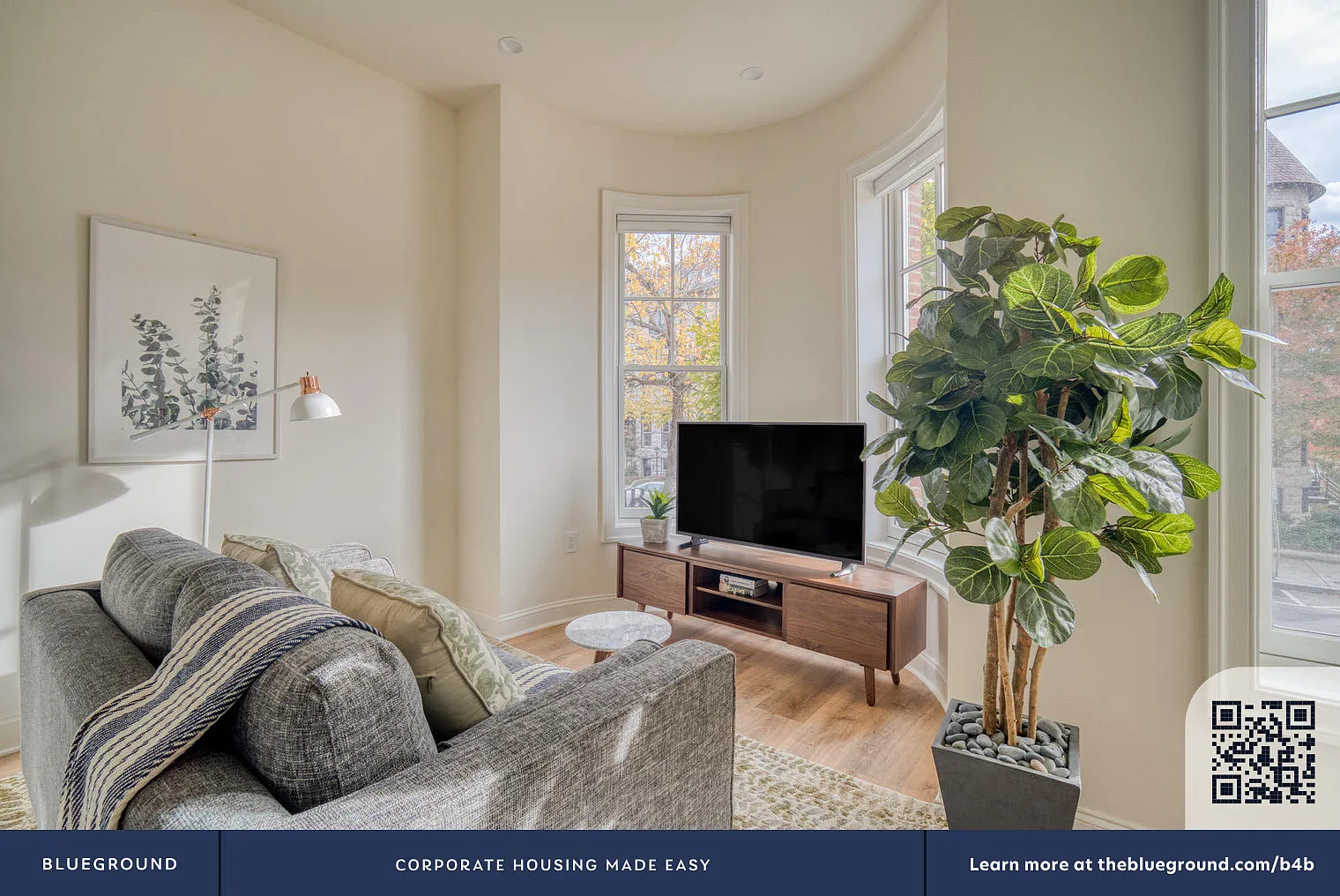 1 bed, 1.0 bath, 345 sqft, $2,370 — Photo 4