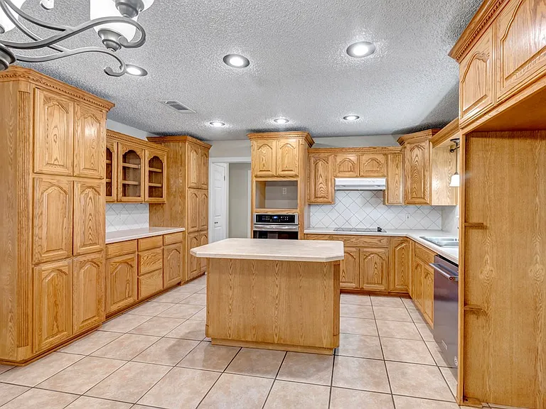 4202 Merrill Dr — Photo 5