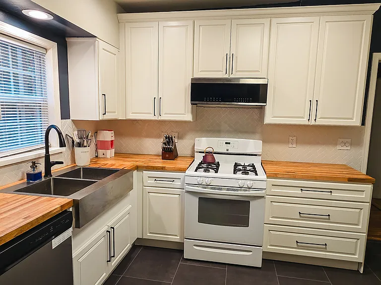 209 W Clay St — Photo 19