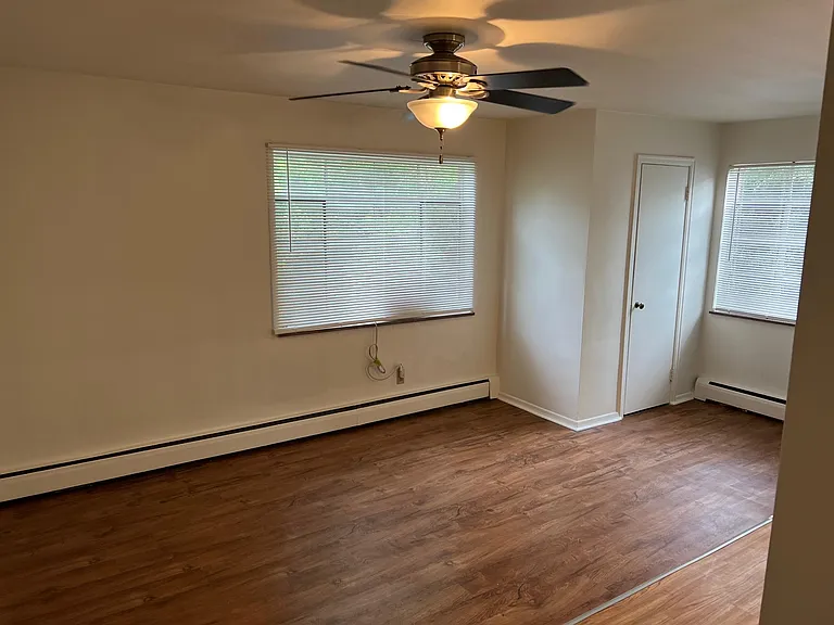 1522 Sutton Ave #8 — Photo 1