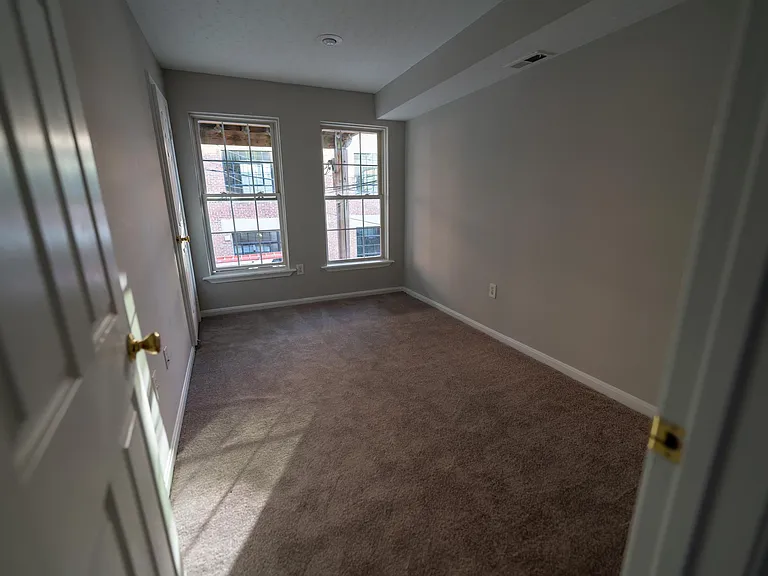 1119 Race St — Photo 6