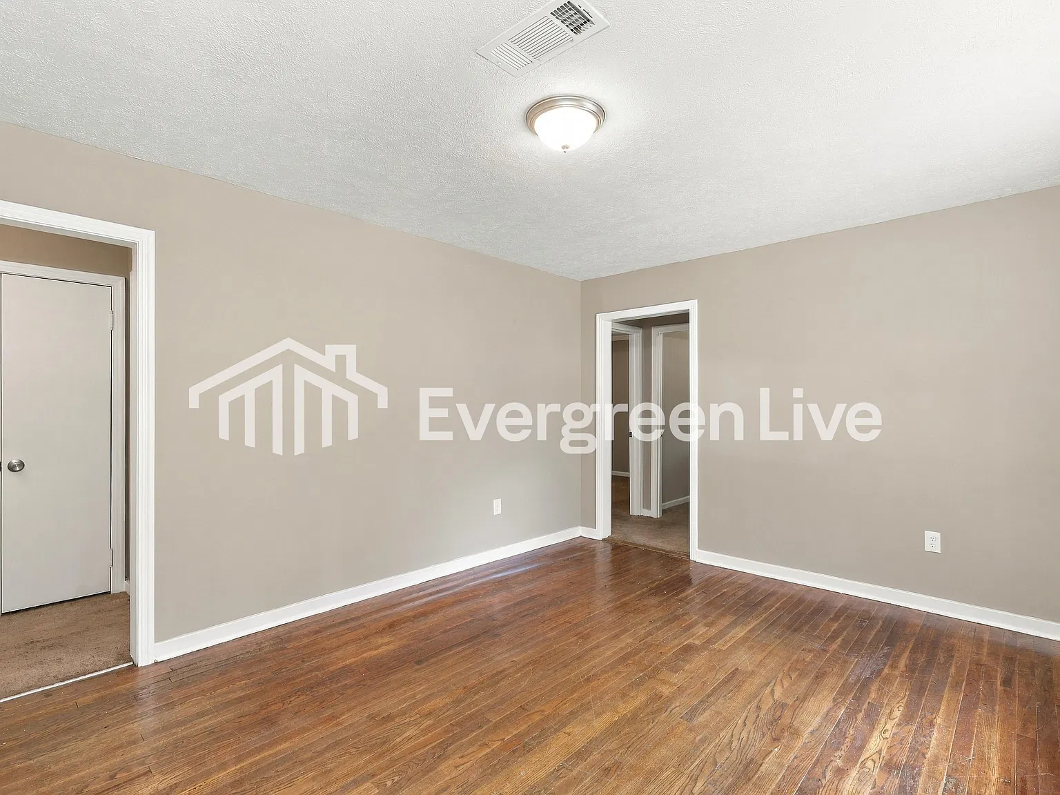 4 bed, 1.0 bath, 1200 sqft, $1,495 — Photo 3