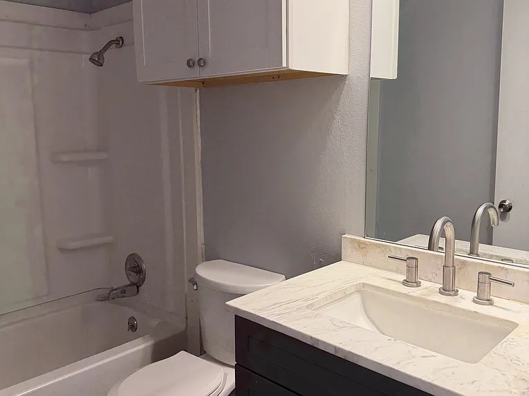 112 Cockerham St #A — Photo 2