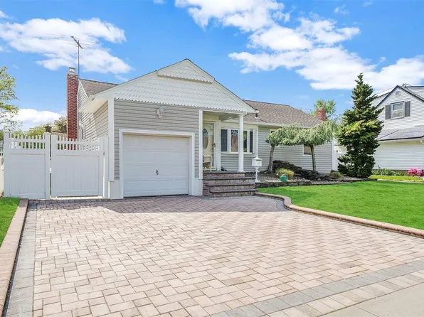 758 Blackstone Avenue, East Meadow, NY 11554